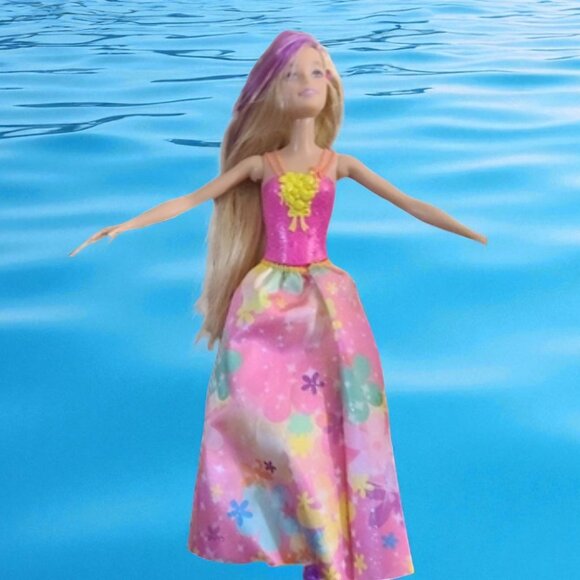 The Weekie Girls Colorful Mermads - Picture 10 of 11